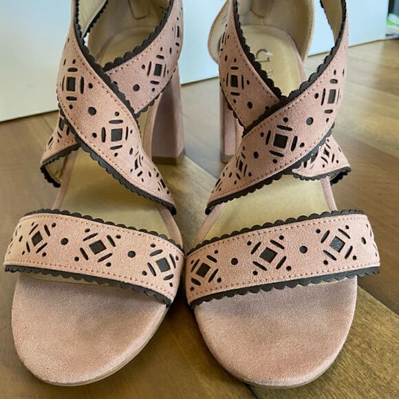 CL by laundry Strappy Criss Cross Suede Blush Color Sandal With Heel Zip Closure - Picture 8 of 9